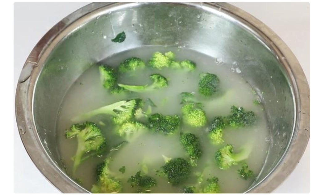 西蘭花里的蟲(chóng)子怎么辦 一招清洗蟲(chóng)卵全出來(lái) 西蘭花里的蟲(chóng)子怎么辦 一招清洗蟲(chóng)卵全出來(lái)