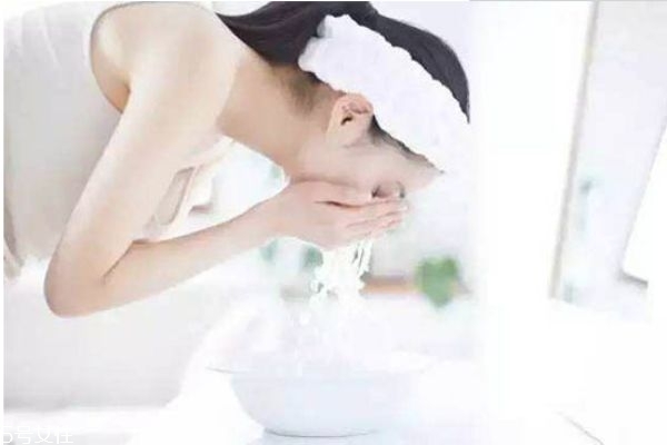 高絲卸妝油保質(zhì)期 高絲卸妝油用法 高絲卸妝油保質(zhì)期 高絲卸妝油用法