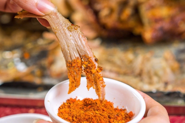 烤全羊是用幾個(gè)月的羊 這么大的羊最好 烤全羊是用幾個(gè)月的羊 這么大的羊最好