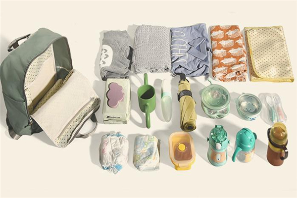 媽咪包雙肩好還是單肩好 雙肩更加方便 媽咪包雙肩好還是單肩好 雙肩更加方便