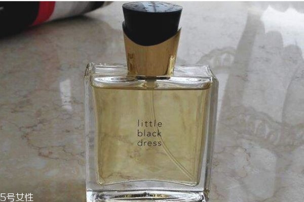 雅芳小黑裙是什么味道 雅芳小黑裙香水 雅芳小黑裙是什么味道 雅芳小黑裙香水