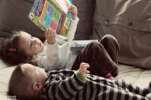 寶寶說話晚是智商低嗎 如何判斷寶寶是否說話晚 寶寶說話晚是智商低嗎 如何判斷寶寶是否說話晚