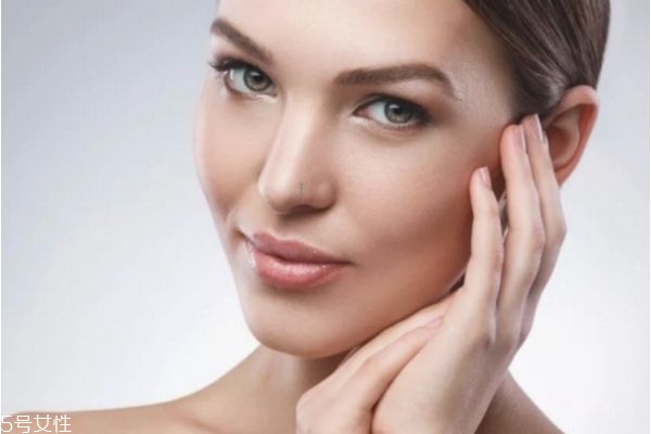 臉?lè)磸?fù)過(guò)敏怎么辦 臉上皮膚過(guò)敏小妙招