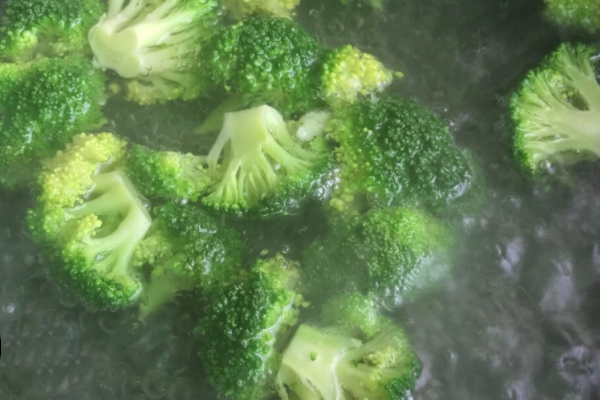 沙拉可以加熱嗎 看是什么沙拉 沙拉可以加熱嗎 看是什么沙拉