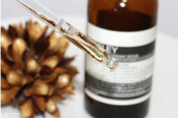 伊索精華白天可以用嗎 aesop香芹籽精華成分 伊索精華白天可以用嗎 aesop香芹籽精華成分