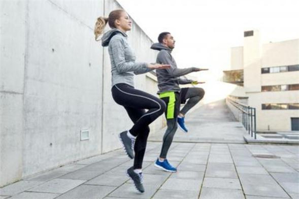 高抬腿可以瘦屁股嗎 要配合其它動(dòng)作 高抬腿可以瘦屁股嗎 要配合其它動(dòng)作