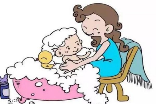 寶寶洗澡耳朵進(jìn)水怎么辦 家長(zhǎng)不要著急 寶寶洗澡耳朵進(jìn)水怎么辦 家長(zhǎng)不要著急