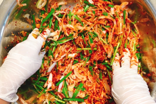 泡菜用什么鹽好 普通的鹽就可以 泡菜用什么鹽好 普通的鹽就可以