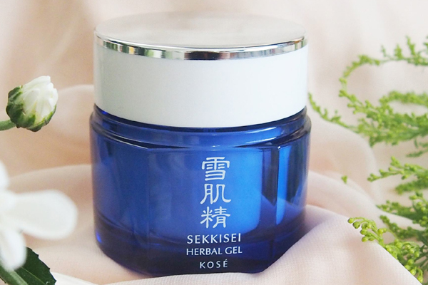 維c精華和凝露能一起用嗎 會(huì)失去鎖水效果 維c精華和凝露能一起用嗎 會(huì)失去鎖水效果