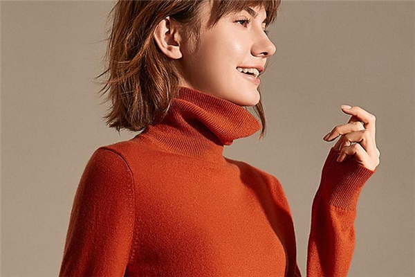 羊絨衫和羽絨服哪個更保暖 兩者不沖突 羊絨衫和羽絨服哪個更保暖 兩者不沖突