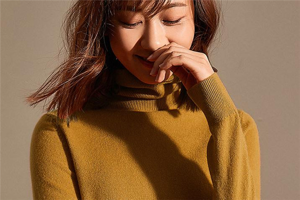 羊絨衫和羽絨服哪個更保暖 兩者不沖突 羊絨衫和羽絨服哪個更保暖 兩者不沖突