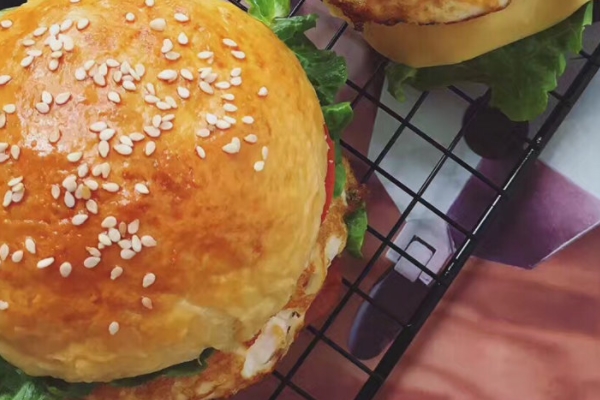 晚上吃漢堡會(huì)胖嗎 可能性很大 晚上吃漢堡會(huì)胖嗎 可能性很大