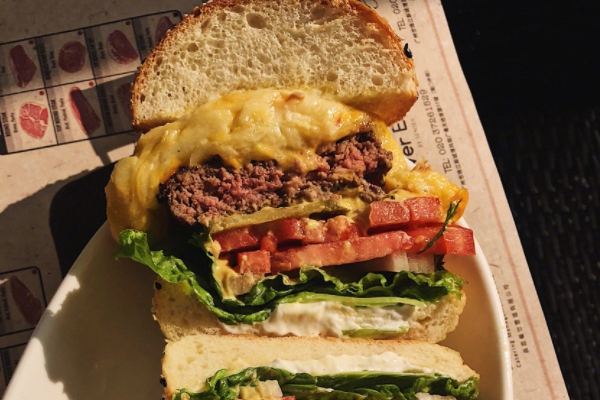 漢堡可以帶紙加熱嗎 不建議這么做 漢堡可以帶紙加熱嗎 不建議這么做