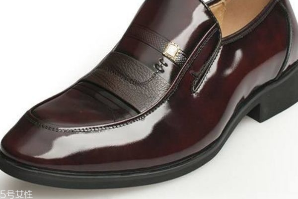 真皮皮鞋怎么保養(yǎng) 皮鞋正確清洗方法 真皮皮鞋怎么保養(yǎng) 皮鞋正確清洗方法