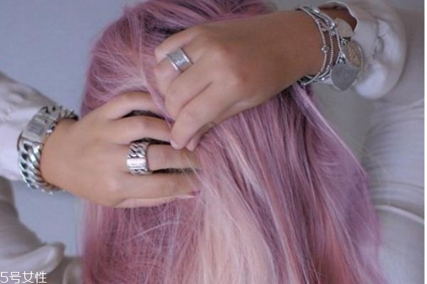 染頭發(fā)過敏怎么辦 2019年流行發(fā)色大全 染頭發(fā)過敏怎么辦 2019年流行發(fā)色大全