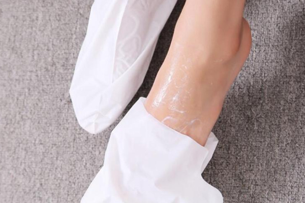 足膜什么材質(zhì)好 無(wú)紡布vs蠶絲vs生物纖維 足膜什么材質(zhì)好 無(wú)紡布vs蠶絲vs生物纖維