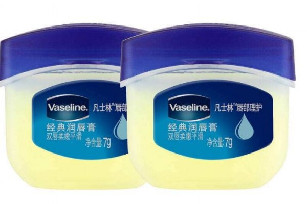 凡士林可以治唇炎嗎 唇炎可以使用凡士林 凡士林可以治唇炎嗎 唇炎可以使用凡士林