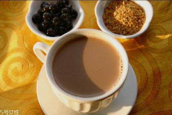 坐月子能喝奶茶嗎 坐月子喝奶茶的注意事項 坐月子能喝奶茶嗎 坐月子喝奶茶的注意事項