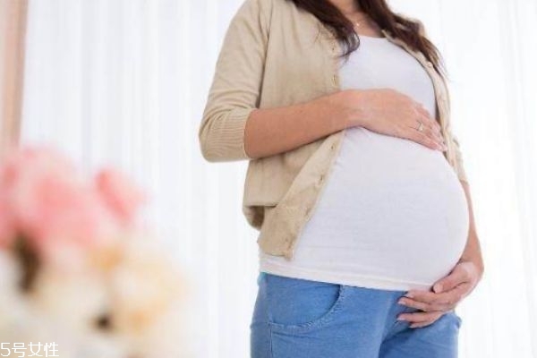 孕婦羊水過多對胎兒有害嗎 會(huì)危及胎兒性命 孕婦羊水過多對胎兒有害嗎 會(huì)危及胎兒性命