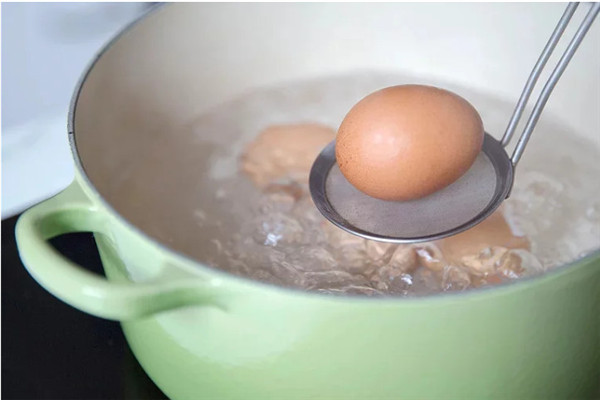 鹵蛋怎么做蛋黃才流水 蛋白香蛋黃不干澀 鹵蛋怎么做蛋黃才流水 蛋白香蛋黃不干澀