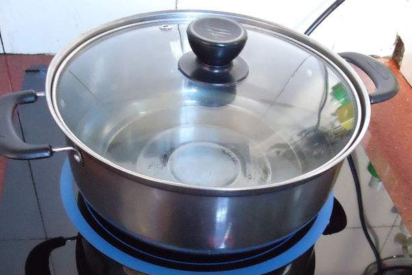 開(kāi)水燙傷可以用蘆薈膠嗎？燙傷可以用蘆薈擦嗎？