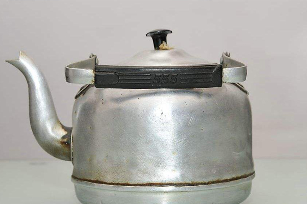 開(kāi)水燙傷可以用蘆薈膠嗎？燙傷可以用蘆薈擦嗎？