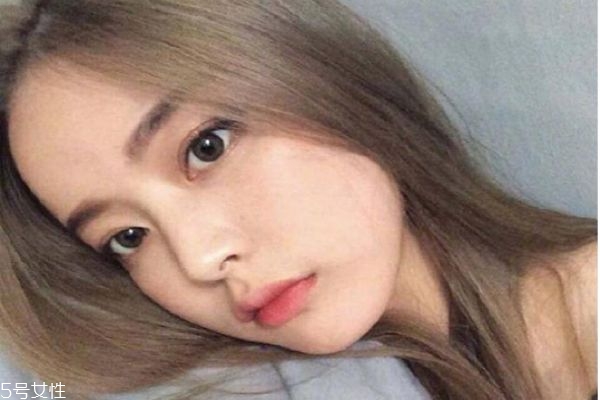 染頭發(fā)過敏怎么辦 2019年流行發(fā)色大全 染頭發(fā)過敏怎么辦 2019年流行發(fā)色大全