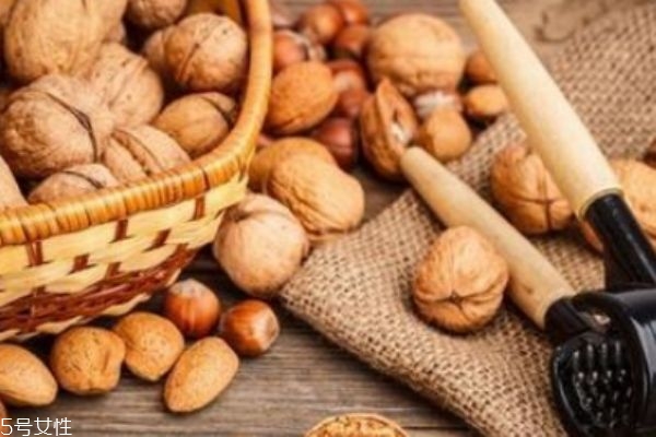 吃堅(jiān)果會(huì)上火嗎 ?怎么吃堅(jiān)果不上火 吃堅(jiān)果會(huì)上火嗎 ?怎么吃堅(jiān)果不上火