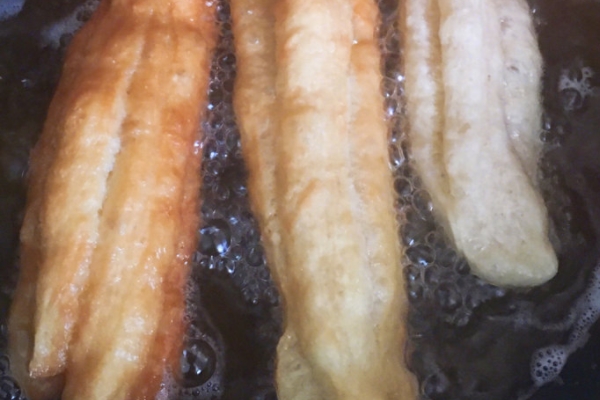 油條不放明礬可以做嗎 當(dāng)然可以 油條不放明礬可以做嗎 當(dāng)然可以