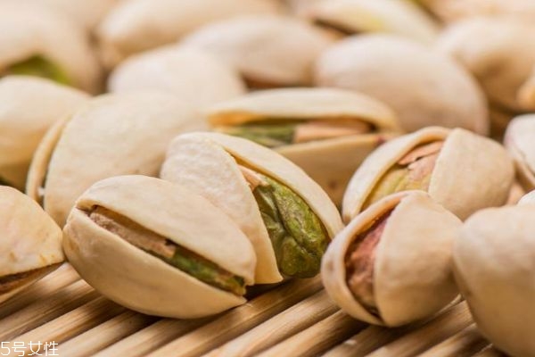 開心果不能和什么一起吃 開心果的功效和作用 開心果不能和什么一起吃 開心果的功效和作用