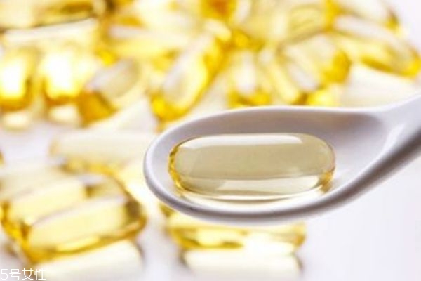 魚肝油能和鈣一起吃嗎 可以幫助鈣質吸收 魚肝油能和鈣一起吃嗎 可以幫助鈣質吸收