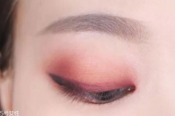 單眼皮紅色眼影怎么畫(huà) 拯救你的單眼皮 單眼皮紅色眼影怎么畫(huà) 拯救你的單眼皮