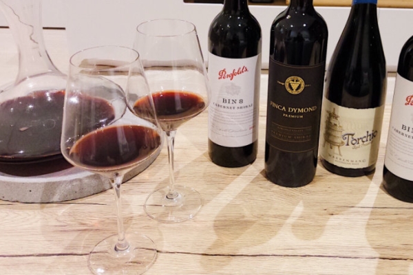 紅酒沒(méi)有開(kāi)瓶器怎么開(kāi) 有五個(gè)方法 紅酒沒(méi)有開(kāi)瓶器怎么開(kāi) 有五個(gè)方法