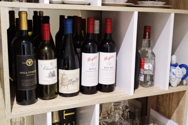 紅酒沒(méi)有開(kāi)瓶器怎么開(kāi) 有五個(gè)方法 紅酒沒(méi)有開(kāi)瓶器怎么開(kāi) 有五個(gè)方法