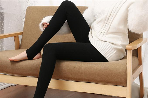 打底褲掉色嚴(yán)重怎么辦 用鹽水泡泡 打底褲掉色嚴(yán)重怎么辦 用鹽水泡泡