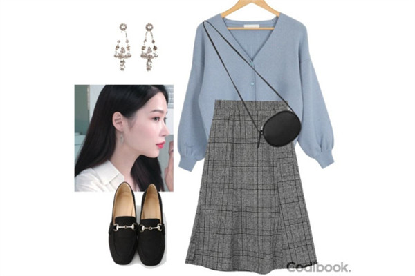 灰色和藍色衣服搭配嗎 灰色和藍色搭配效果圖片 灰色和藍色衣服搭配嗎 灰色和藍色搭配效果圖片