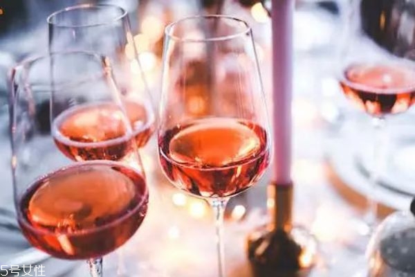 香檳需要醒酒嗎 什么是醒酒 香檳需要醒酒嗎 什么是醒酒