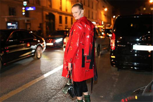 年底聚會(huì)穿什么好看 這些小心機(jī)要記住 年底聚會(huì)穿什么好看 這些小心機(jī)要記住