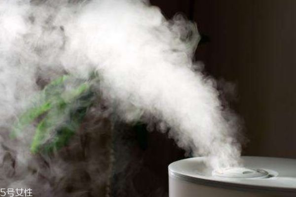 加濕器可以加香水嗎 ?空調房要放加濕器嗎 加濕器可以加香水嗎 ?空調房要放加濕器嗎