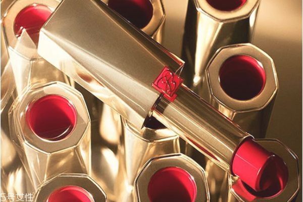 雅詩蘭黛金管唇膏圣誕限定304 雅詩蘭黛圣誕限定口紅試色 雅詩蘭黛金管唇膏圣誕限定304 雅詩蘭黛圣誕限定口紅試色