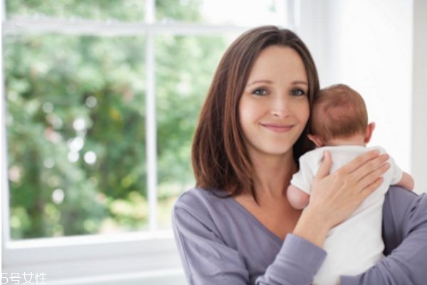 新生兒怎樣抱最安全科學(xué) 新生兒怎樣抱最安全科學(xué)