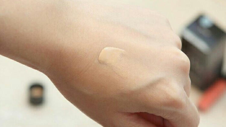 不悶痘遮瑕好的粉底液推薦 痘肌必備粉底液 不悶痘遮瑕好的粉底液推薦 痘肌必備粉底液