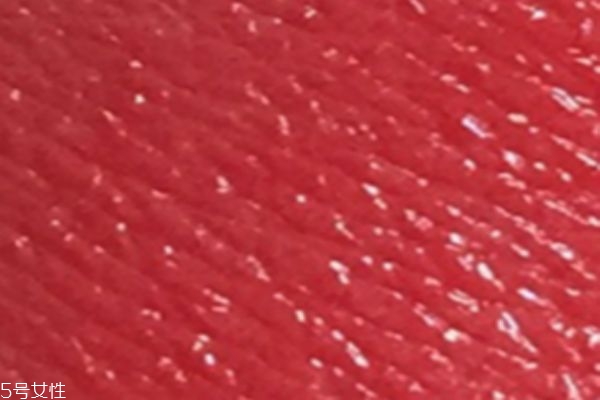 嬌蘭28號是什么顏色 嬌蘭28號口紅試色