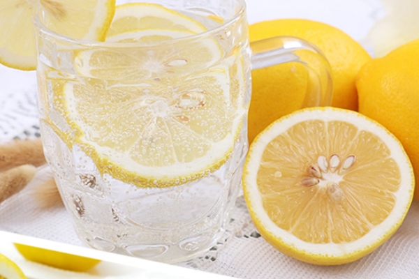 檸檬能美白牙齒嗎 這樣做就對(duì)了 檸檬能美白牙齒嗎 這樣做就對(duì)了