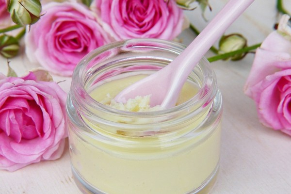 冬天身體皮膚干癢怎么治療 內(nèi)調(diào)外養(yǎng)方法 冬天身體皮膚干癢怎么治療 內(nèi)調(diào)外養(yǎng)方法