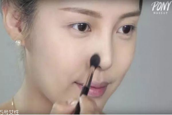 化妝的順序是什么 化妝時應(yīng)注意 化妝的順序是什么 化妝時應(yīng)注意