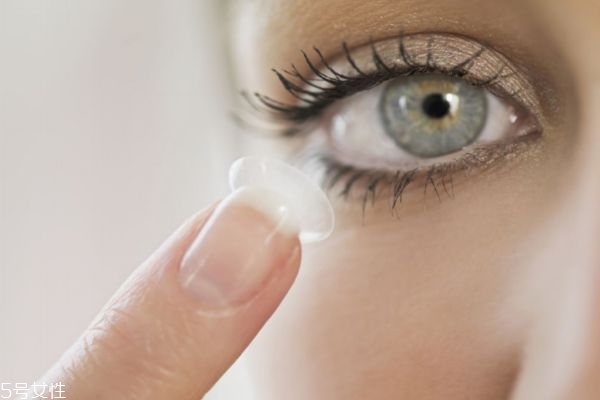 戴隱形眼鏡可以跑步嗎 運(yùn)動(dòng)的時(shí)候要注意 戴隱形眼鏡可以跑步嗎 運(yùn)動(dòng)的時(shí)候要注意