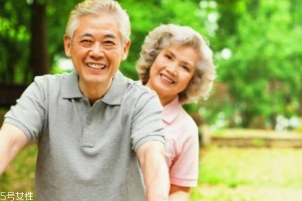 咸鴨蛋哪里的最好吃 這三類人不能吃咸鴨蛋 咸鴨蛋哪里的最好吃 這三類人不能吃咸鴨蛋