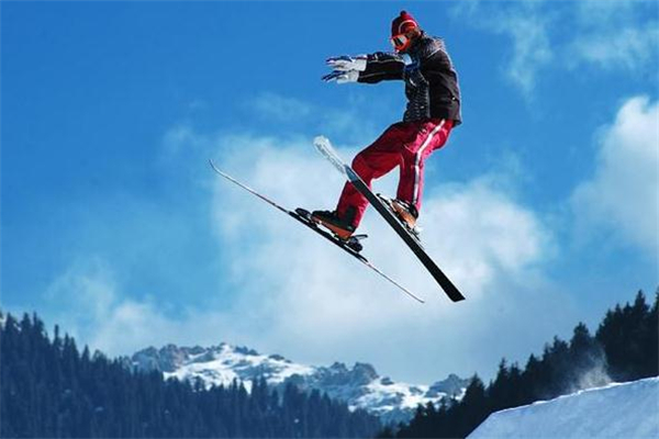 滑雪服可以平時穿嗎 冬季抗寒神器 滑雪服可以平時穿嗎 冬季抗寒神器