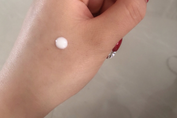 olay小白瓶怎么打開 超級容易的方法 olay小白瓶怎么打開 超級容易的方法